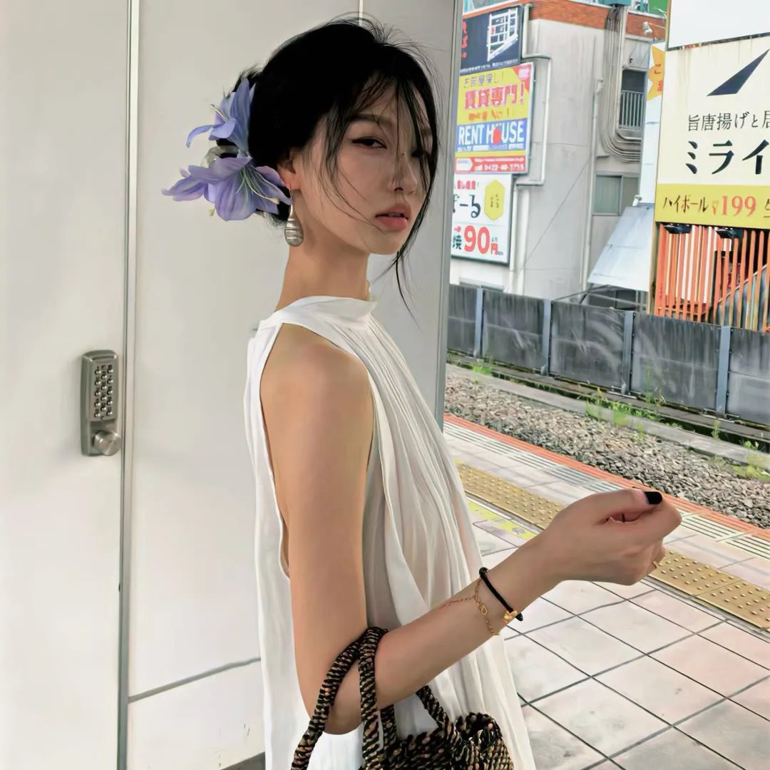 驼背人与舞女